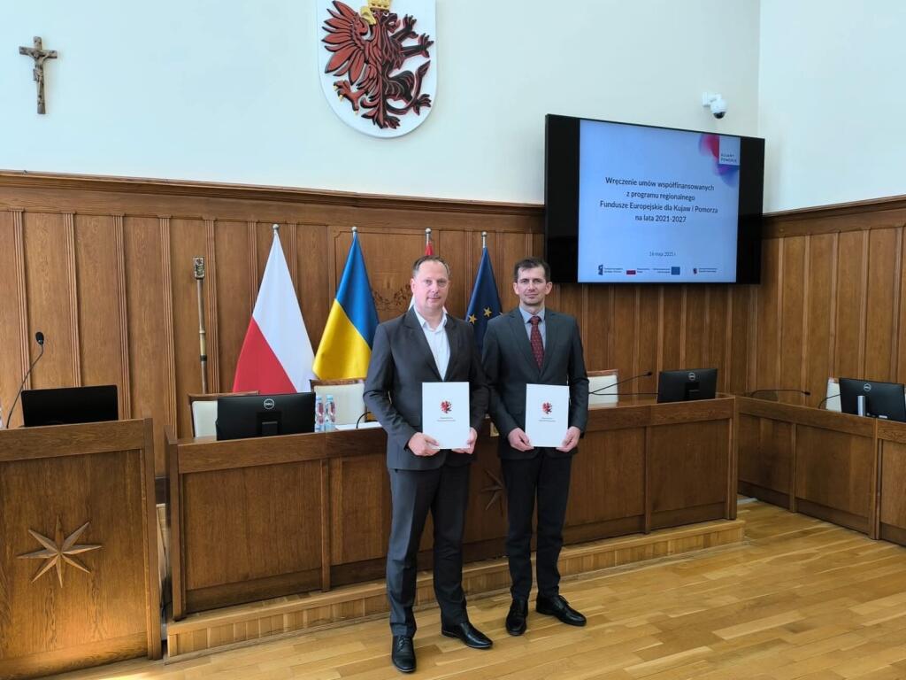 whatsapp_image_20251001_at_093606.jpeg whatsapp_image_20251001_at_093606.jpeg